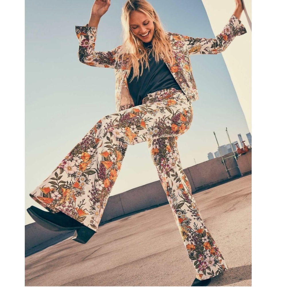 Wrangler Wanderer Floral Flare Jeans - Picture 13 of 15